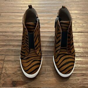 Linea Paola Women’s Felicia Animal Print Sneakers Size 7